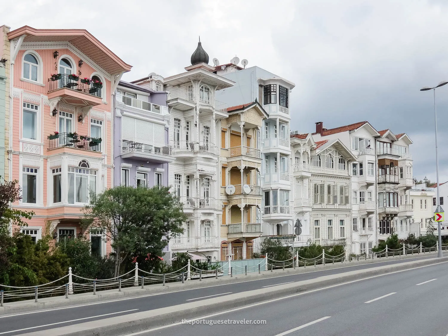Bebek's rich neighbourhood