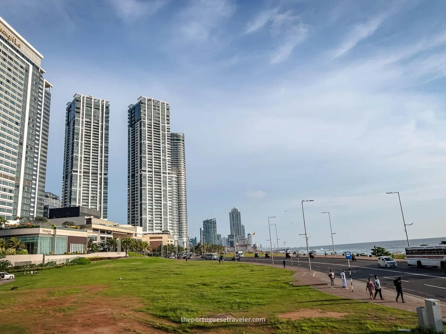 The promenade at the Galle Face Green beach side