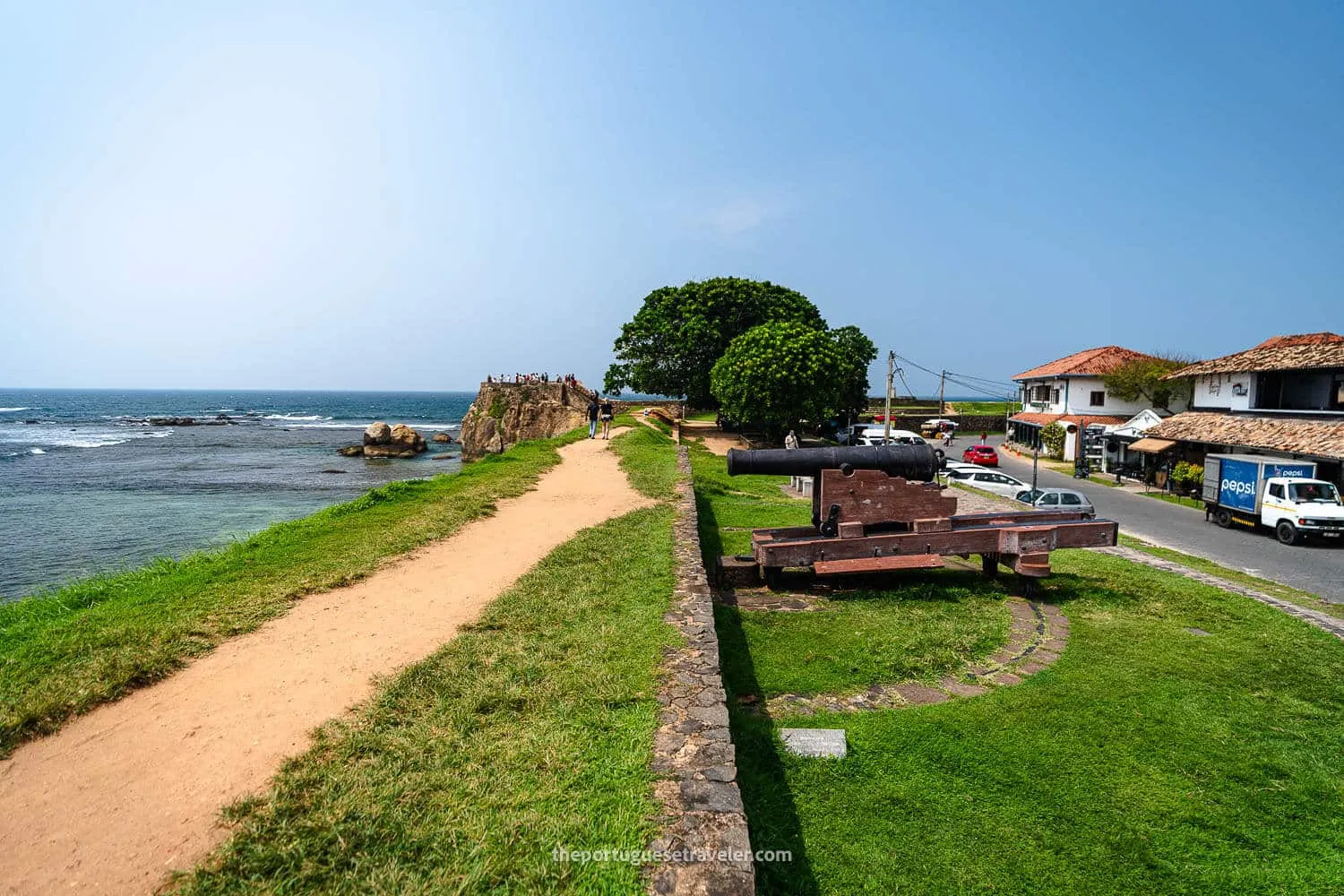 The ramparts of Galle Fort with a cannon