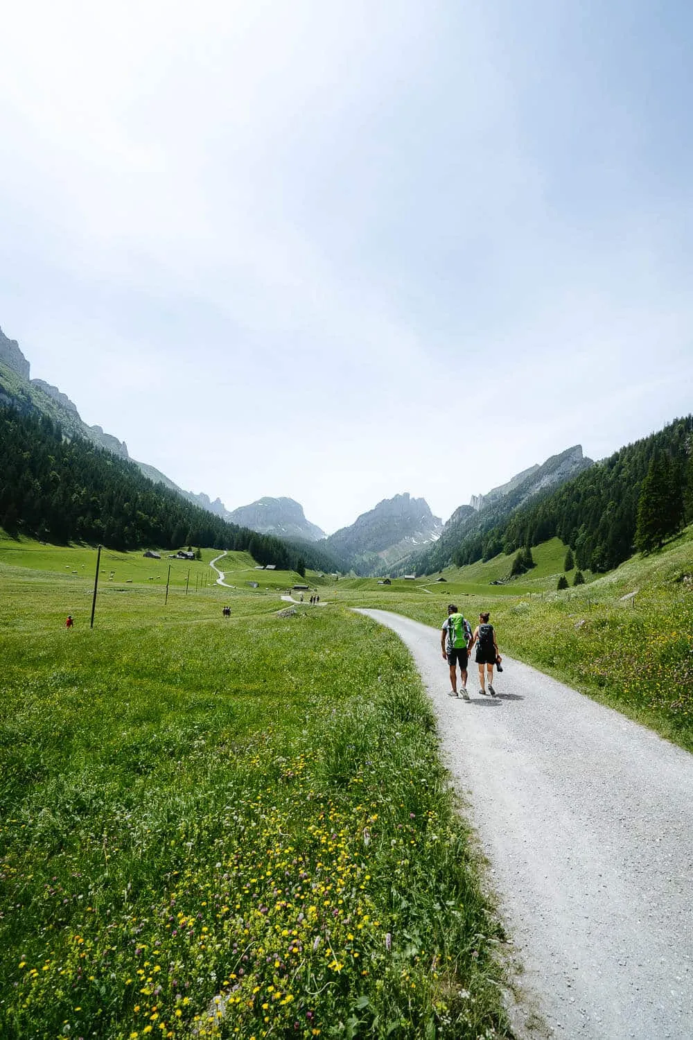Hikers going to Saxer Lücke