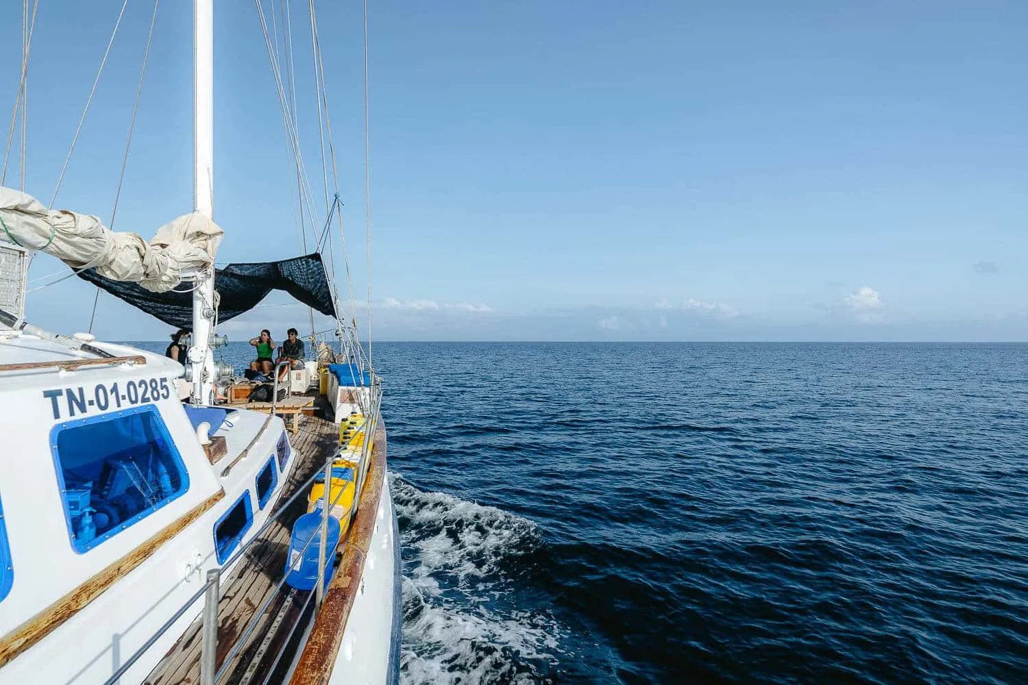 Bartolome Island tour sailing boat - How many days to spend in the Galapagos