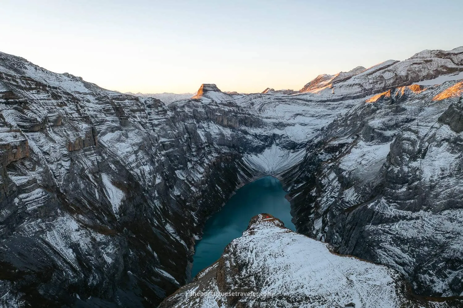 Limmernsee Hike with Overnight at Muttseehütte, in Glarus