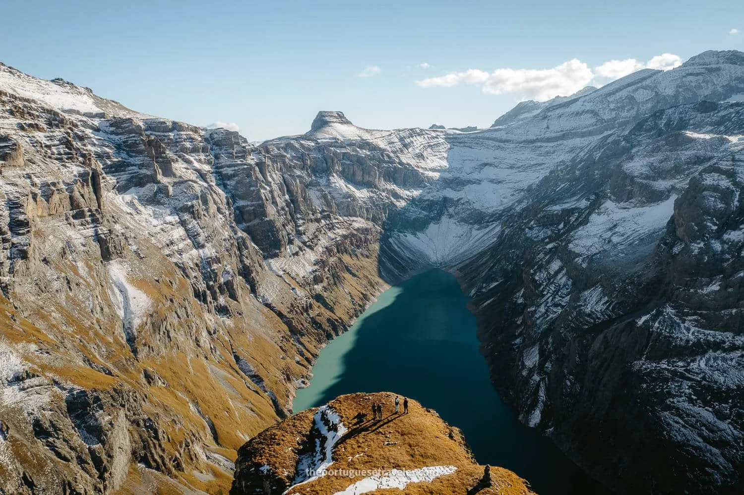 A drone shot of the Limmernsee lake