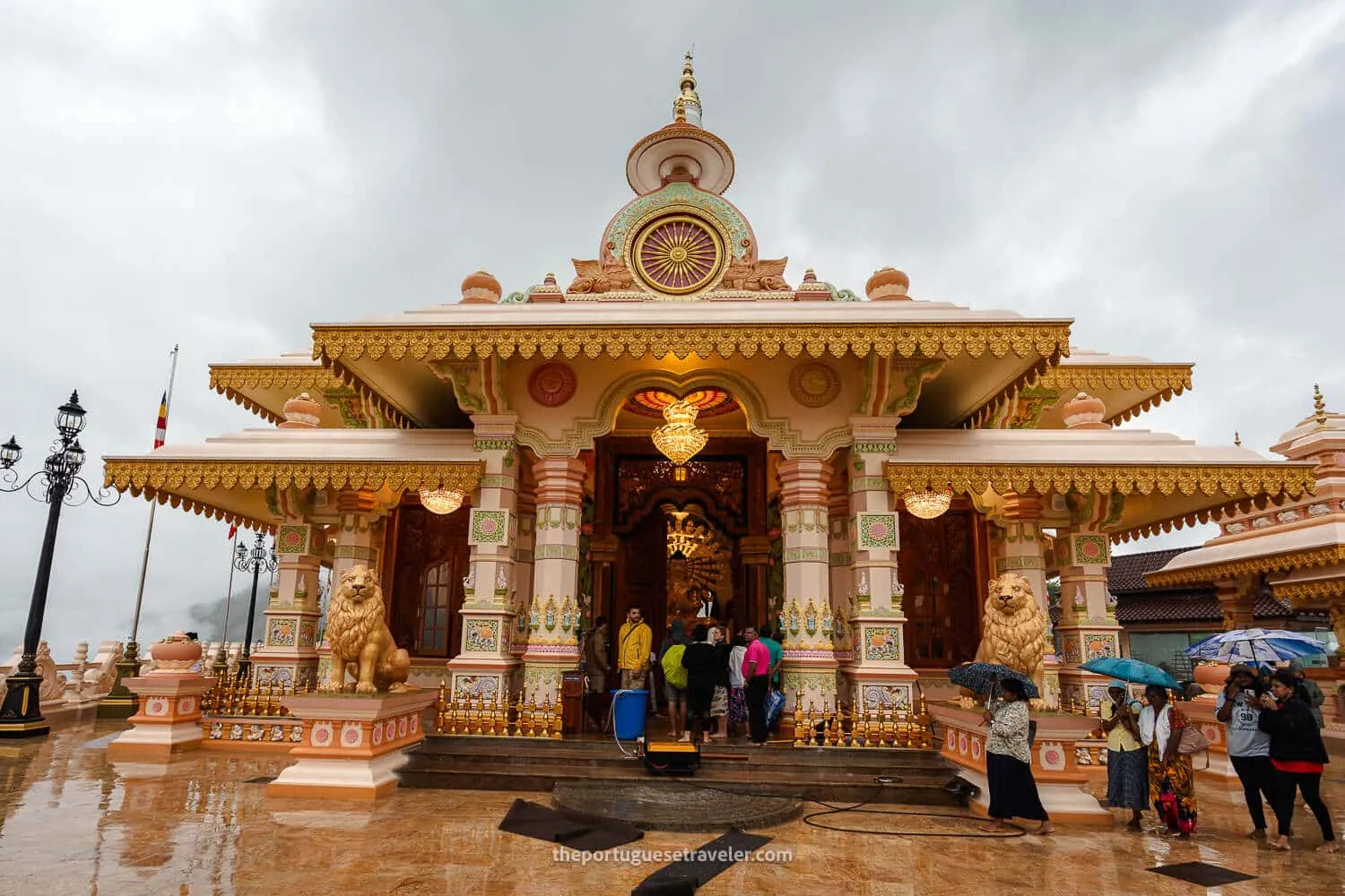The entrance to the main Buddhist Temple at the Mahamevnawa Monastery
