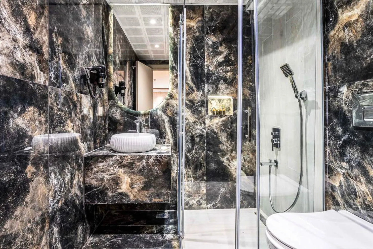 Marlon Hotel