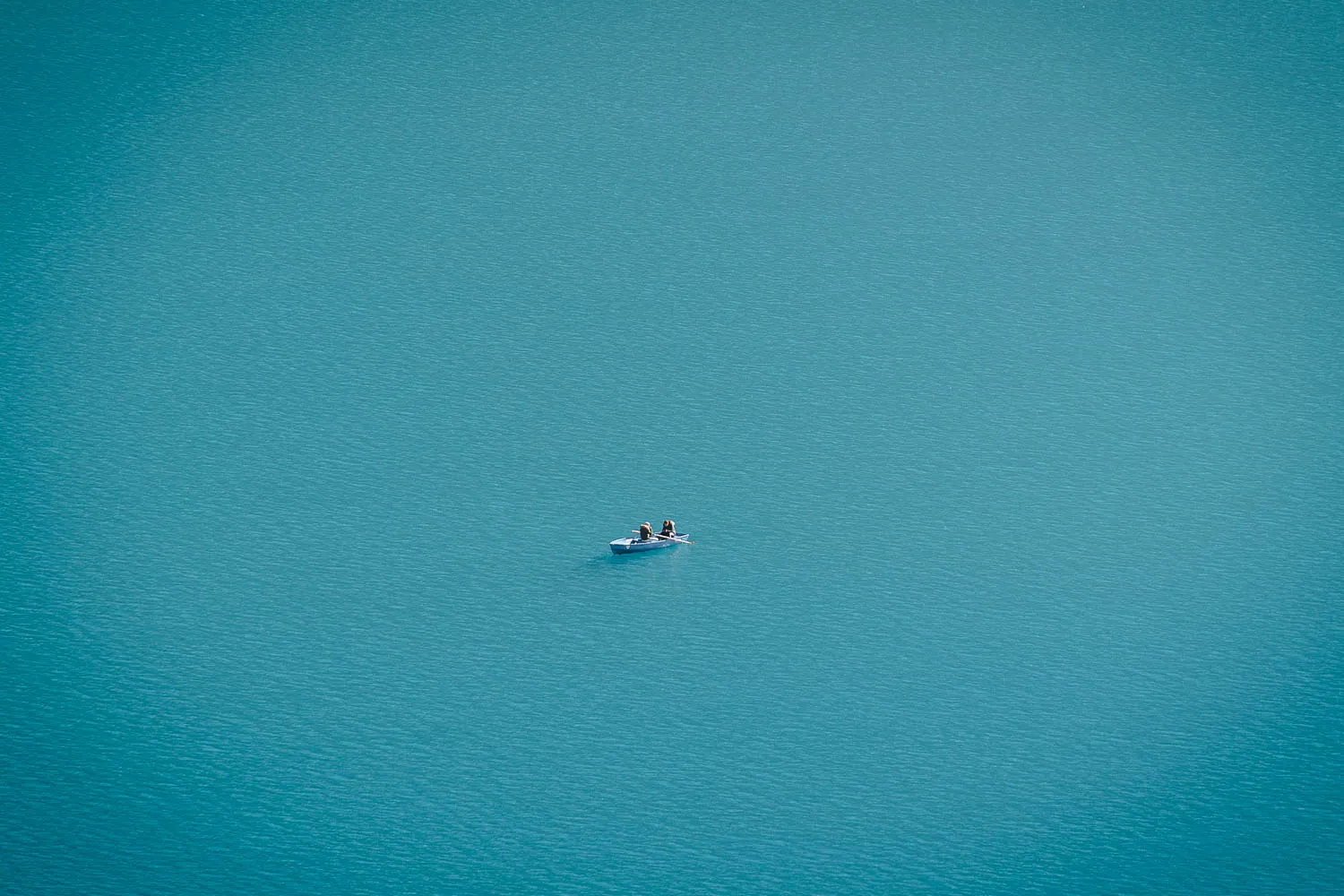 Close-up shots of the boats on the Oeschinensee Lake