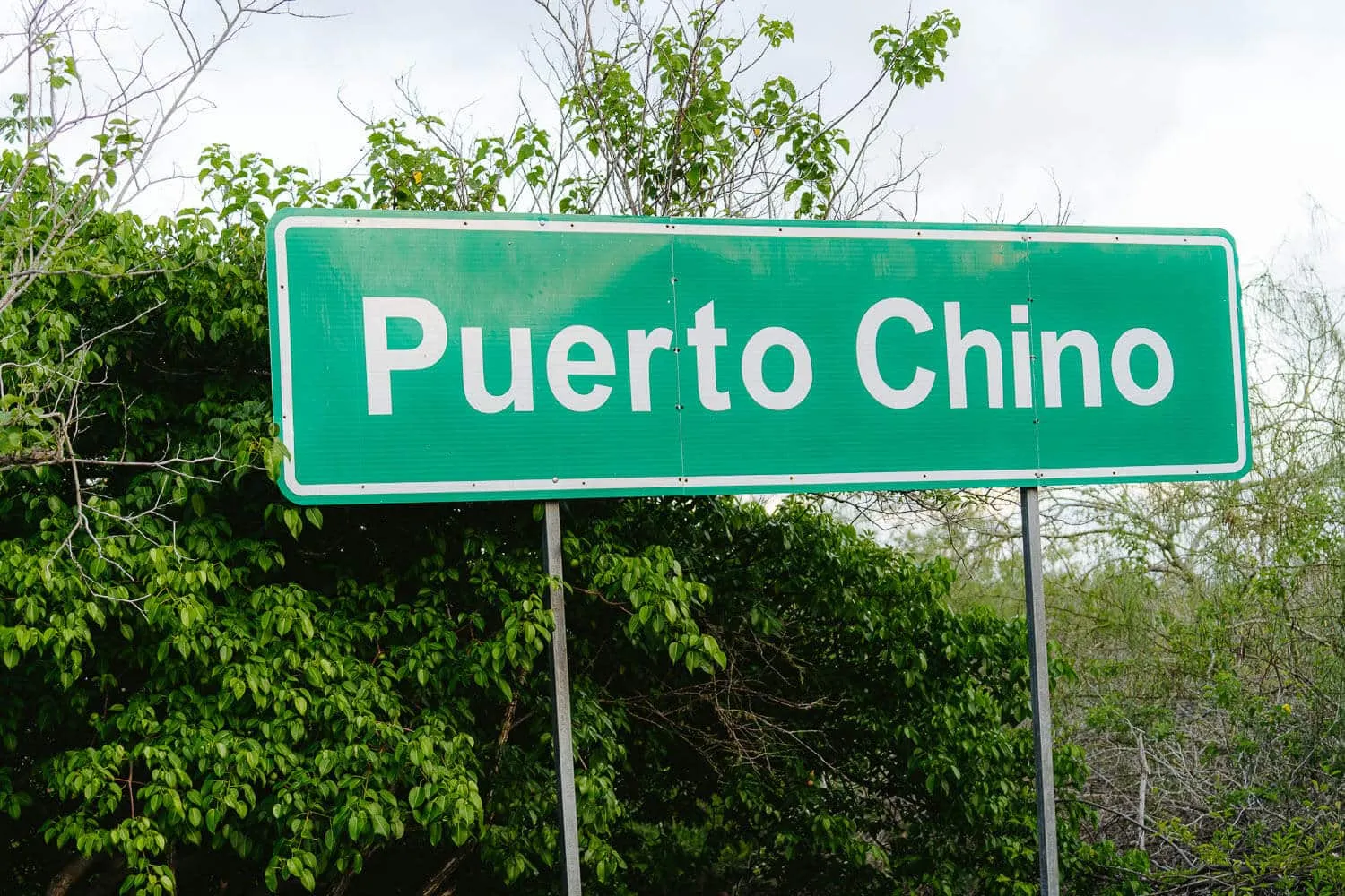 The start of the path to Puerto Chino beach on the Highlands Tour in San Cristobal