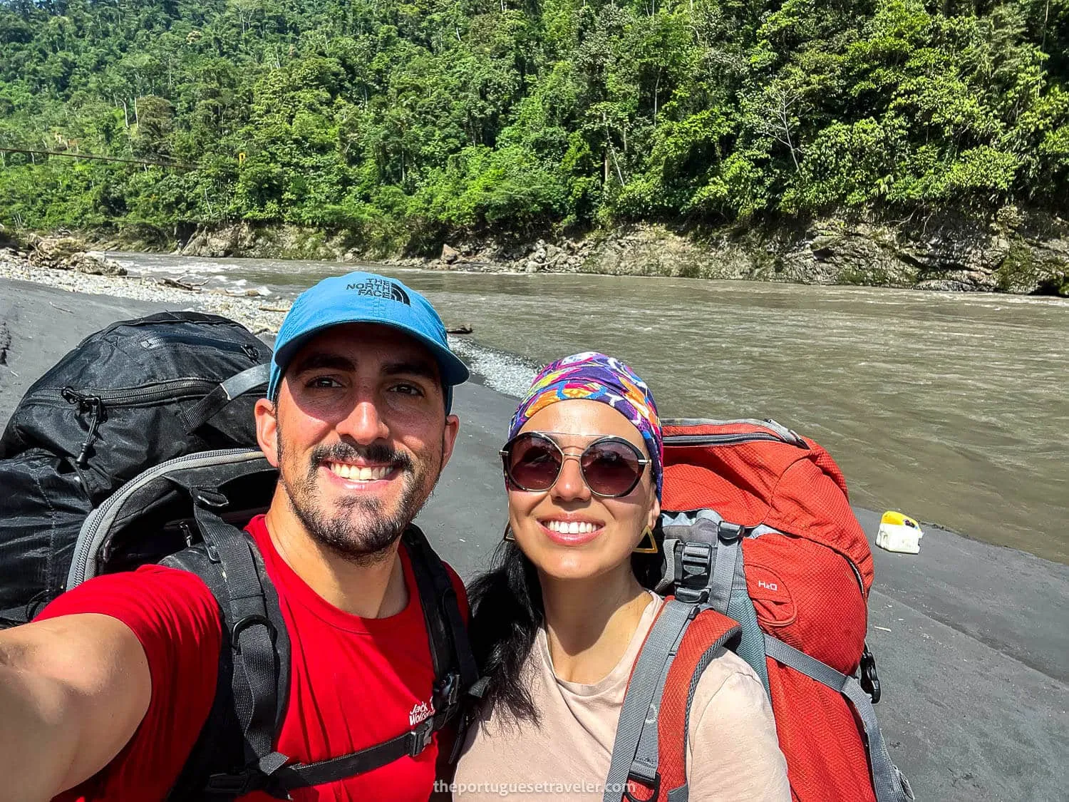 Back at the river, now in low tide, starting our walk back to the boat