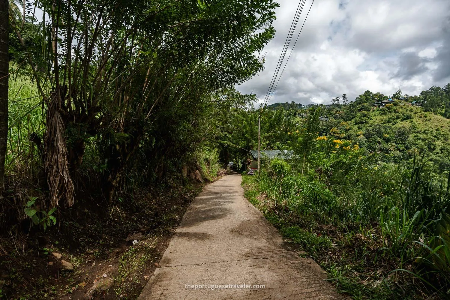 The cement road on the way down from the Ravana's Cave
