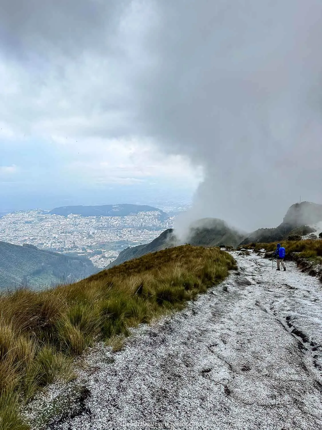 The hale storm on the way to Teleférico