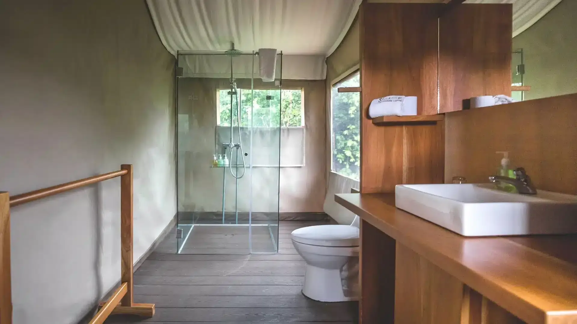 Scalesia Lodge Glamping Tent in Isabela, Galapagos