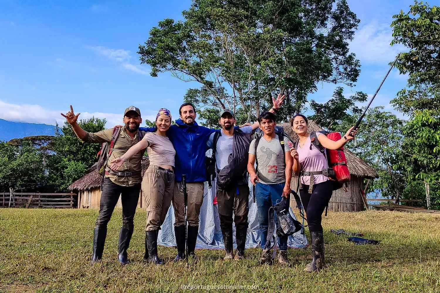 The group photo before leaving the Shuar community