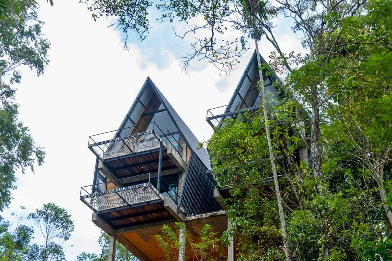 10 Best Hostels in Sri Lanka - The Coolest Spots (2026)