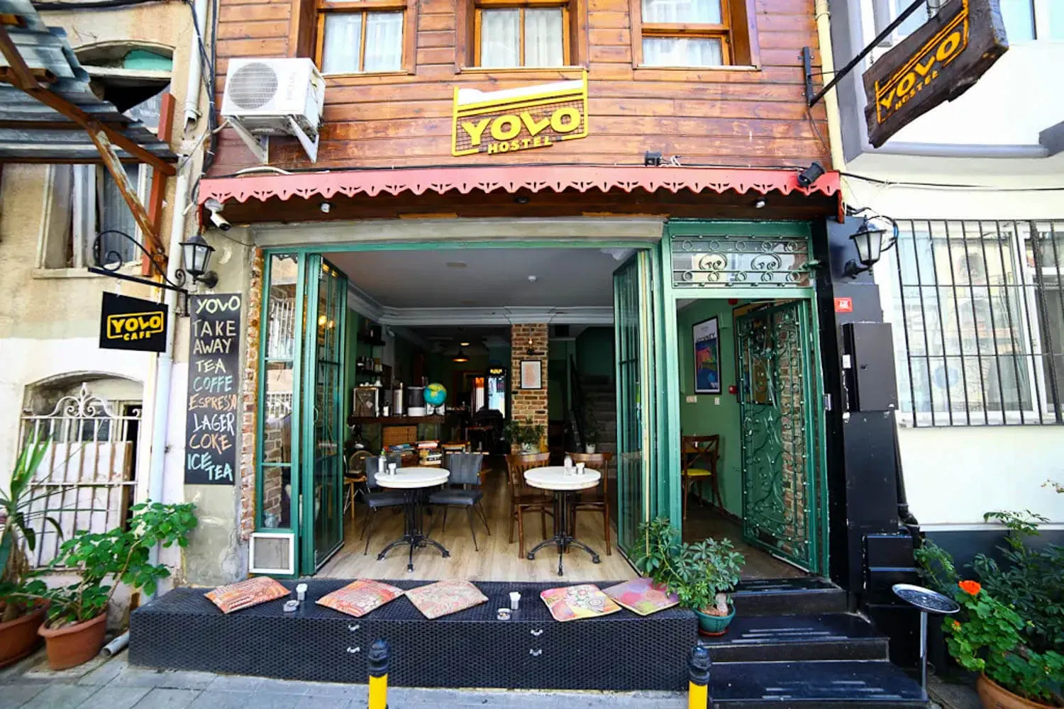 Yolo Hostel in Kadikoy