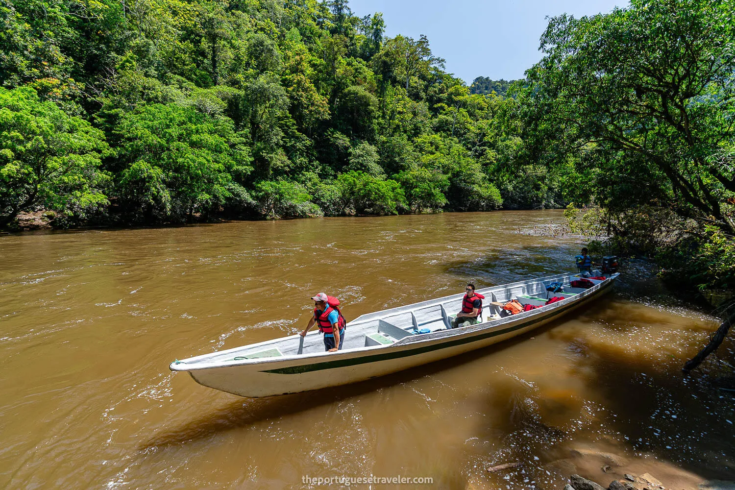 After leaving the boat the boat rider and Leandro's friend returned back to the car
