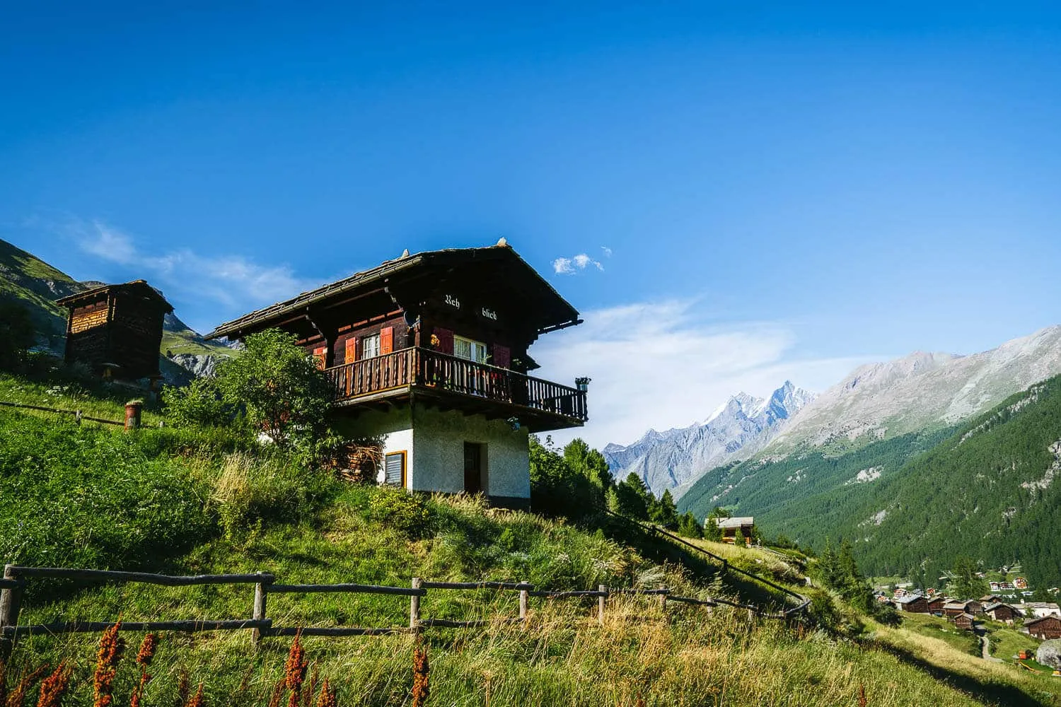 Zmutt Village